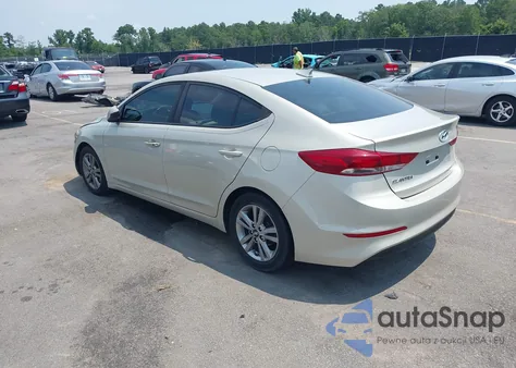 2017 Hyundai Elantra Value Edition z USA, uszkodzony, nr VIN 5NPD84LF5HH145597